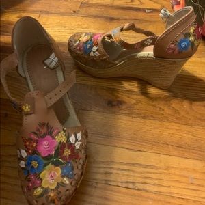 Wedge sandals! Size 8. Brand new! Never worn!!